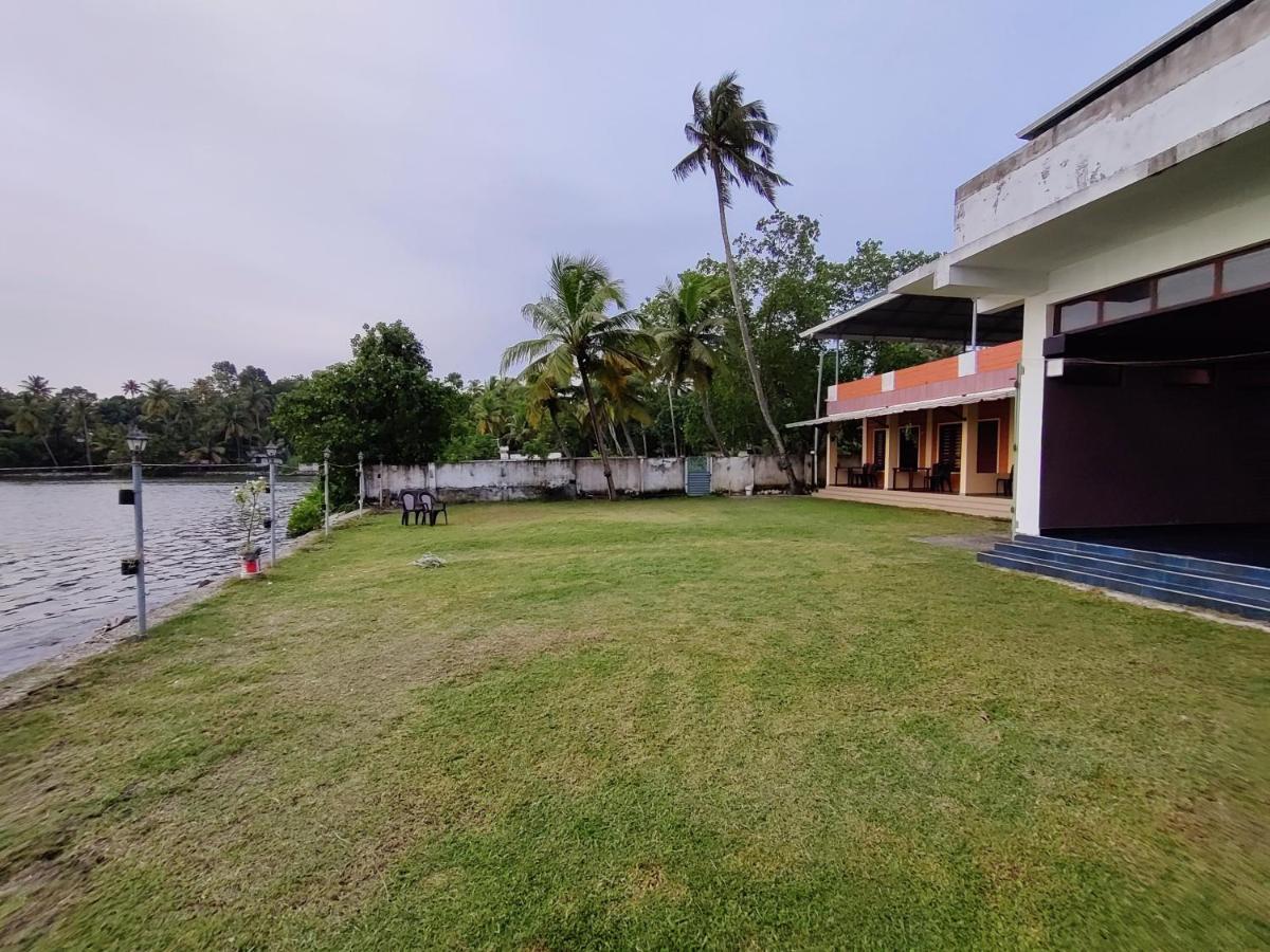 Wind &Waves Apartment Kollam Ngoại thất bức ảnh